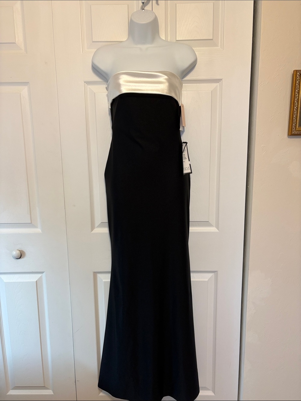 NWT City Studio Strapless Formal Gown Ivory Black Size XS.